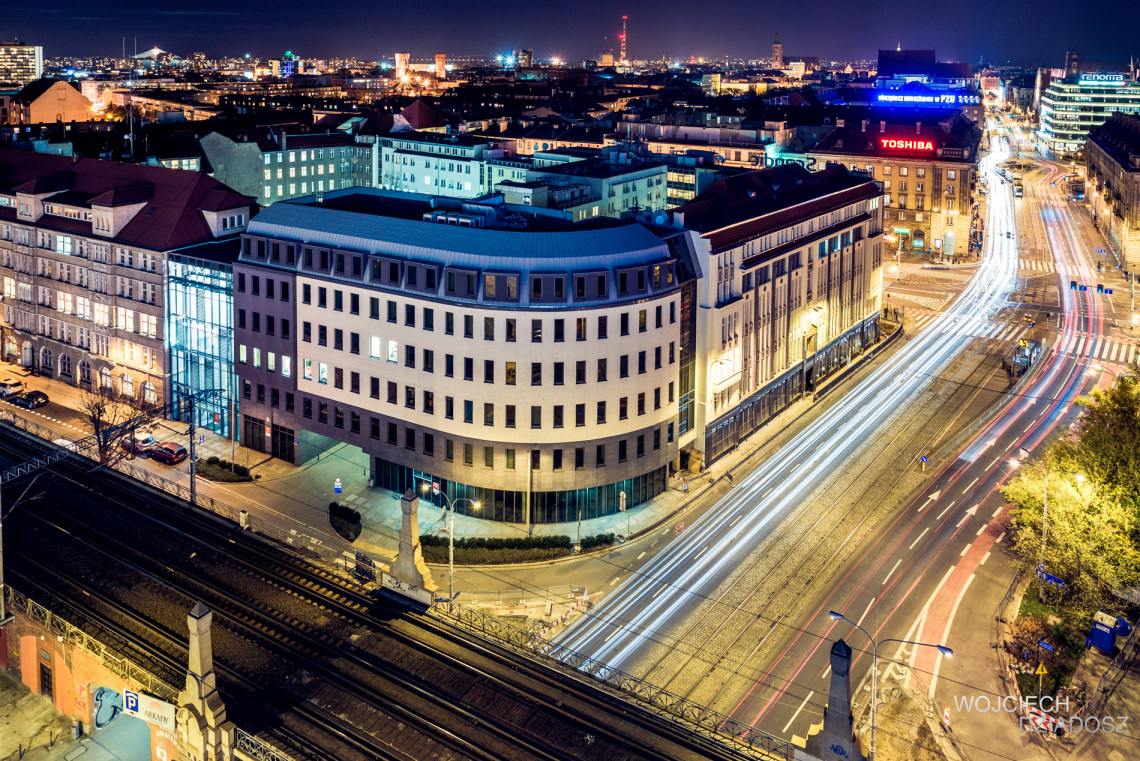Wrocław nocą - piękny widok miasta.